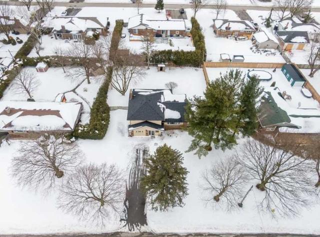 335 Meadow St, House detached with 4 bedrooms, 2 bathrooms and 6 parking in Oshawa ON | Image 32