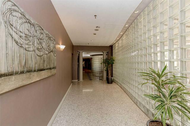 602 - 50 Eglinton Ave W, Condo with 1 bedrooms, 1 bathrooms and 1 parking in Mississauga ON | Image 4
