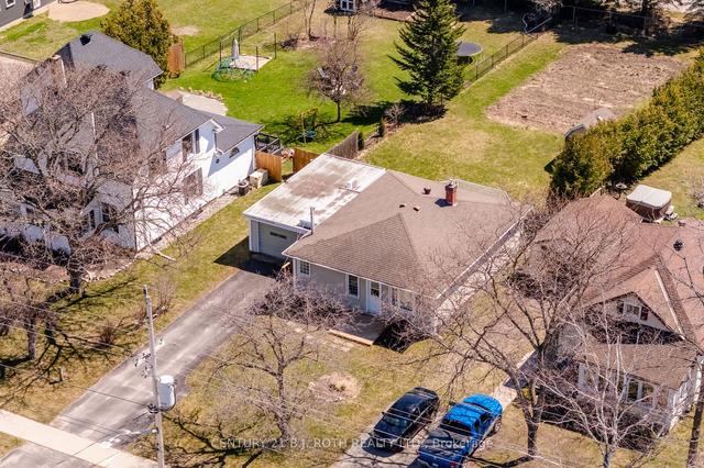 48 Poyntz St, House detached with 2 bedrooms, 2 bathrooms and 5 parking in Penetanguishene ON | Image 30