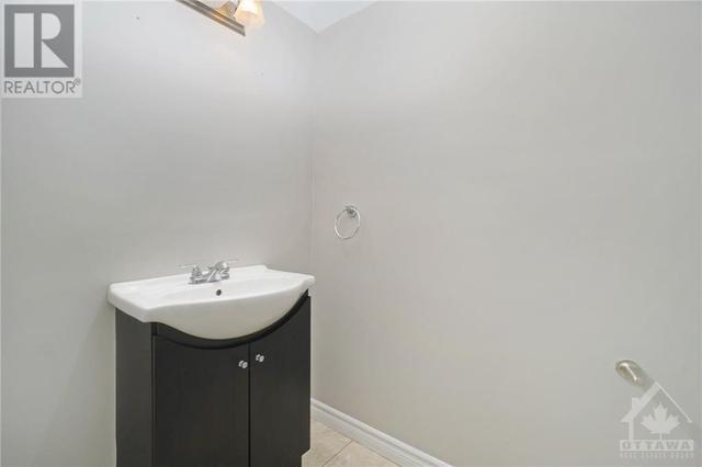 338 Stowe Court, Townhouse with 3 bedrooms, 2 bathrooms and 1 parking in Ottawa ON | Image 17
