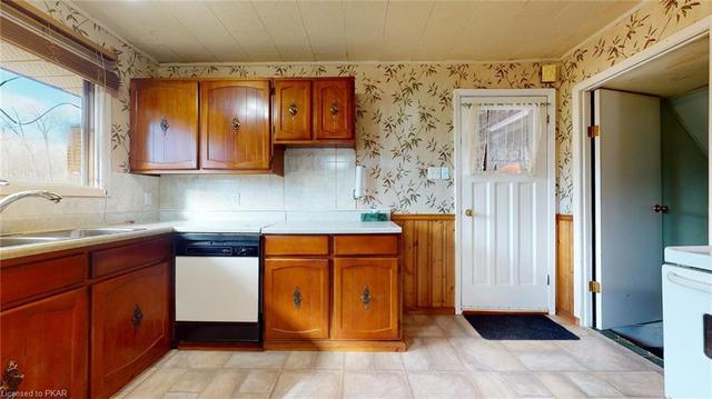 2540 County Rd 44 Road, House detached with 2 bedrooms, 1 bathrooms and null parking in Havelock Belmont Methuen ON | Image 40