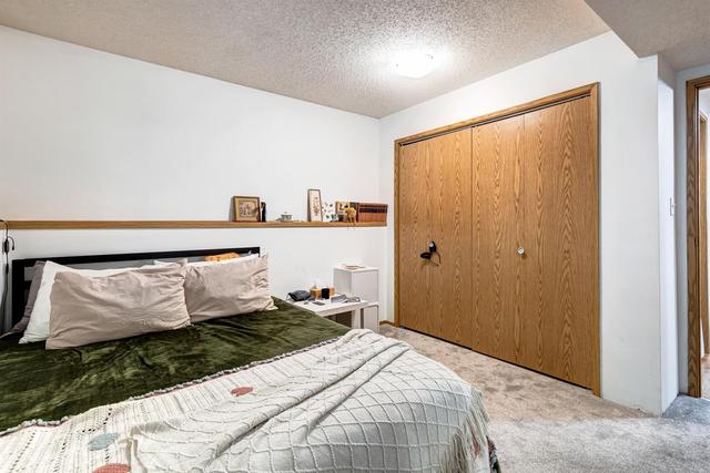 g - 420 Marten Street, Condo with 2 bedrooms, 1 bathrooms and 1 parking in East Kootenay G AB | Card Image