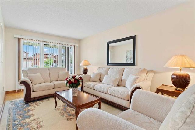 61 Jackman Cres, House detached with 4 bedrooms, 3 bathrooms and 4 parking in Vaughan ON | Image 11