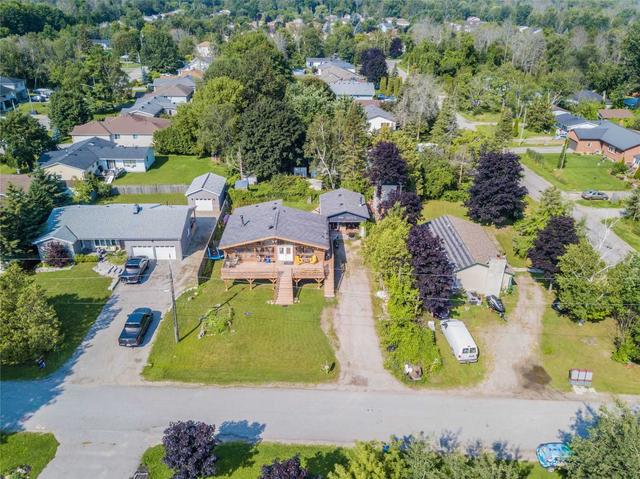 2506 Kathryn Rd, House detached with 3 bedrooms, 1 bathrooms and 9 parking in Innisfil ON | Image 2