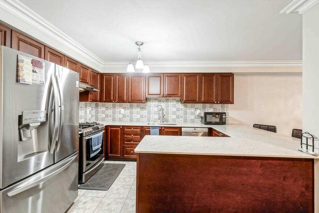 78 Lander Cres, House attached with 3 bedrooms, 3 bathrooms and 2 parking in Clarington ON | Image 5