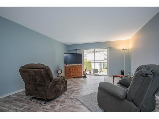 32 - 6467 197 Street, House attached with 3 bedrooms, 2 bathrooms and 2 parking in Langley BC | Image 5