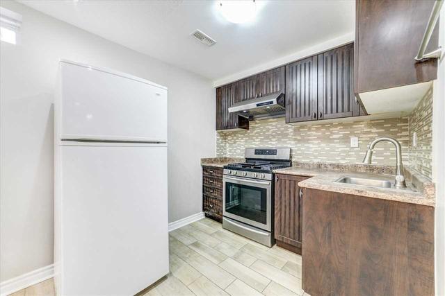 9 Rivitt Pl, House attached with 3 bedrooms, 3 bathrooms and 4 parking in Toronto ON | Image 18