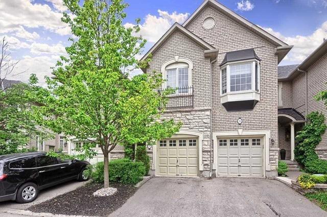 27 Senator Crt, Townhouse with 3 bedrooms, 3 bathrooms and 2 parking in Aurora ON | Image 1