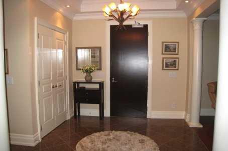 03 - 21 Burkebrook Pl, Condo with 2 bedrooms, 2 bathrooms and 1 parking in Toronto ON | Image 2