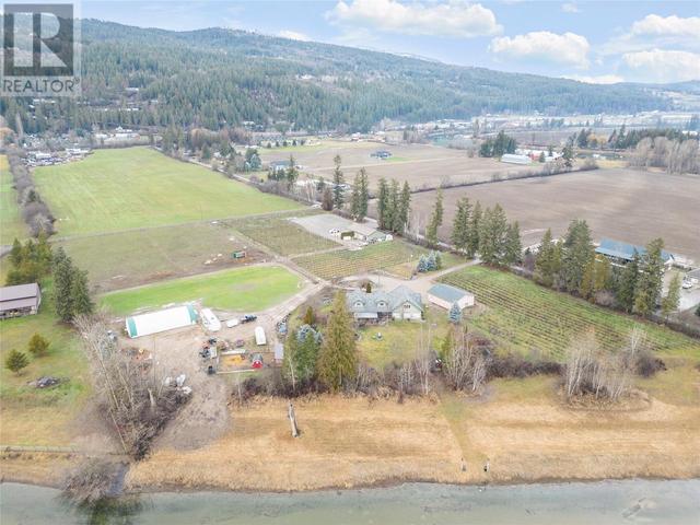 70 Waterside Road, Home with 5 bedrooms, 3 bathrooms and 20 parking in North Okanagan F BC | Image 4
