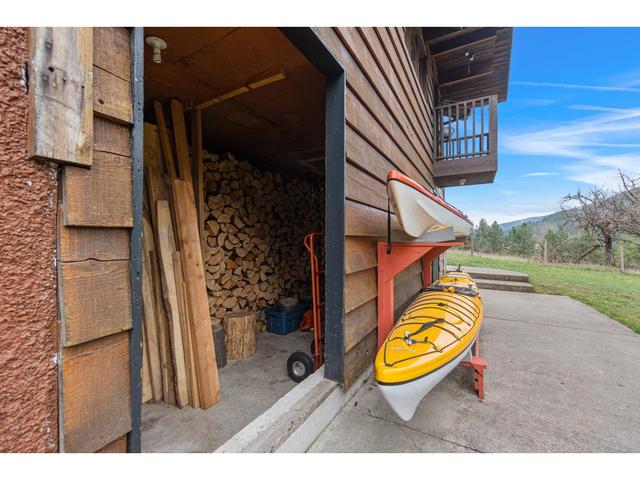 1960 Pass Creek Road, House detached with 3 bedrooms, 3 bathrooms and null parking in Central Kootenay I BC | Image 56