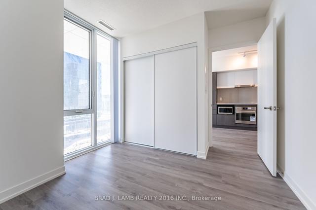 1107 - 138 Downes St, Condo with 1 bedrooms, 1 bathrooms and 0 parking in Toronto ON | Image 5