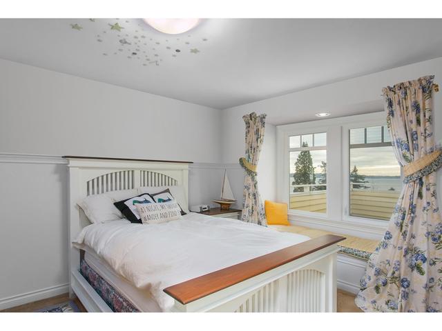 14008 Marine Drive, House detached with 5 bedrooms, 4 bathrooms and 7 parking in White Rock BC | Image 21