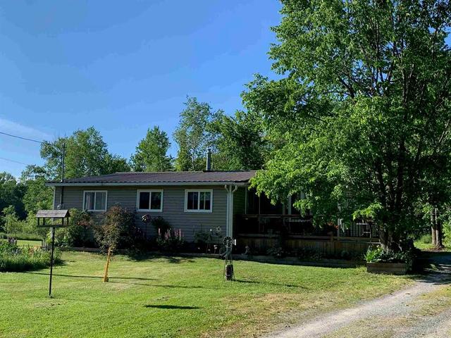 5062 Arena Boundary Road, House detached with 2 bedrooms, 1 bathrooms and 8 parking in Central Frontenac ON | Image 2