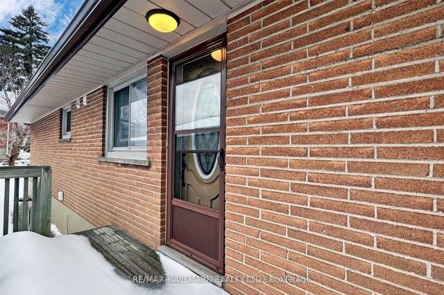 36 Willamere Dr, House detached with 3 bedrooms, 2 bathrooms and 4 parking in Toronto ON | Image 27