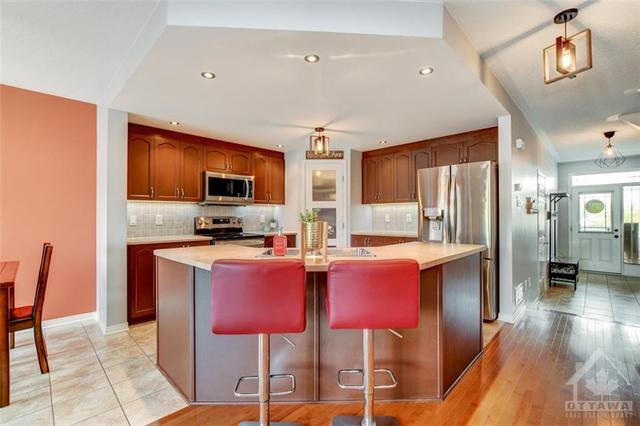 760 Percifor Way, Townhouse with 3 bedrooms, 3 bathrooms and 3 parking in Ottawa ON | Image 10