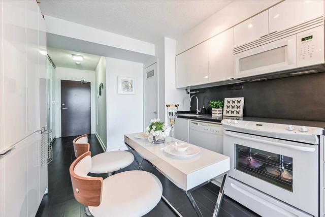 842a - 15 Iceboat Terr, Condo with 2 bedrooms, 1 bathrooms and 1 parking in Toronto ON | Image 31