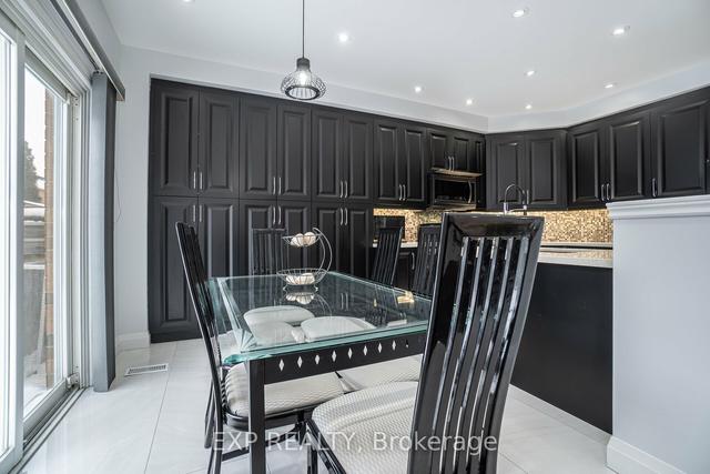 43 Thicket Tr, House detached with 3 bedrooms, 4 bathrooms and 6 parking in Vaughan ON | Image 6
