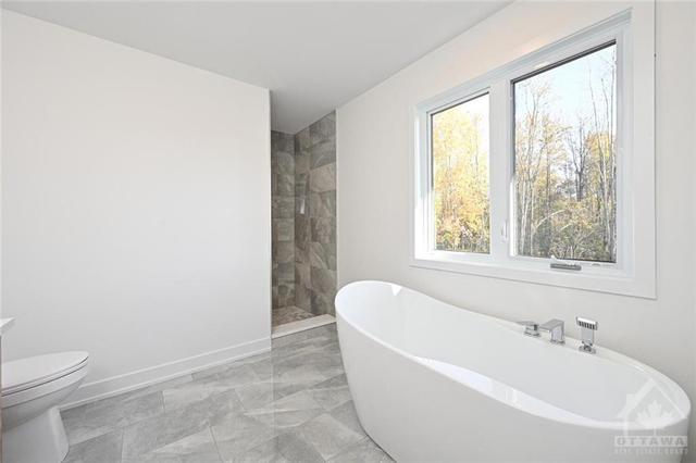 10560 Wylie Way, House detached with 3 bedrooms, 3 bathrooms and 10 parking in North Dundas ON | Image 17
