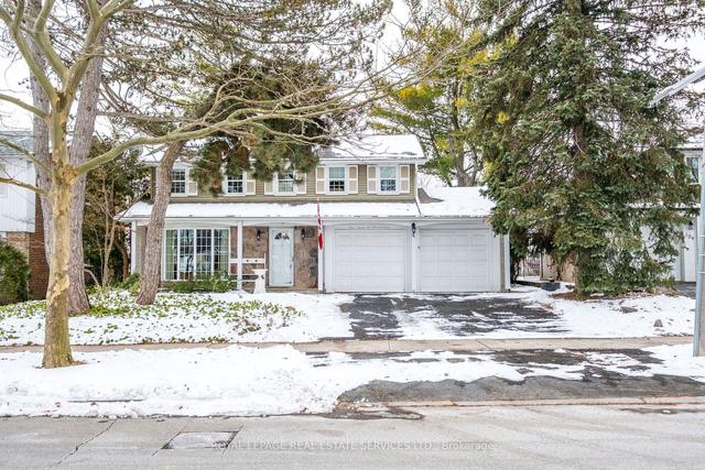196 Wincott Dr, House detached with 4 bedrooms, 4 bathrooms and 4 parking in Toronto ON | Image 1
