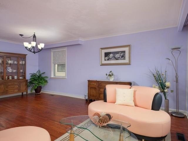 11 Hilda Ave, House detached with 3 bedrooms, 3 bathrooms and 5 parking in Toronto ON | Image 5