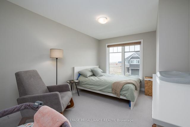 1104 Barrow Ave, House attached with 3 bedrooms, 3 bathrooms and 3 parking in Kingston ON | Image 33