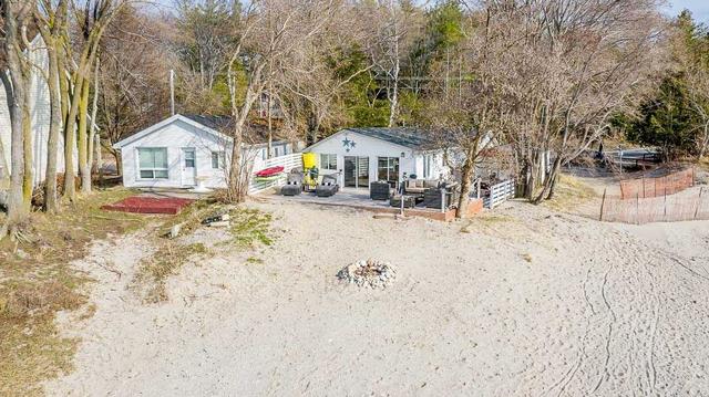 2234 Tiny Beaches Rd S, House detached with 2 bedrooms, 1 bathrooms and 4 parking in Tiny ON | Image 16