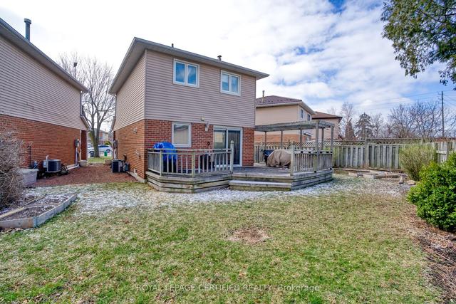34 Helios Pl, House detached with 3 bedrooms, 2 bathrooms and 3 parking in Brampton ON | Image 24