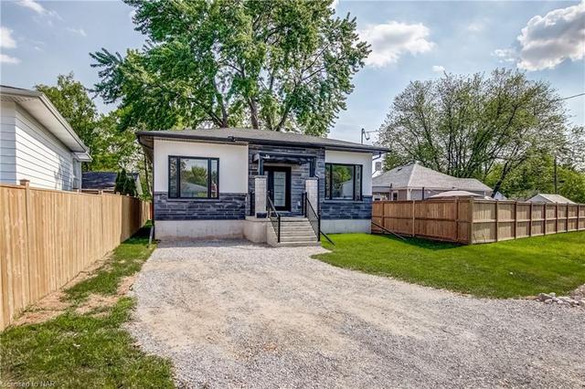 2a Glencoe Lane, House detached with 3 bedrooms, 3 bathrooms and null parking in St. Catharines ON | Image 4