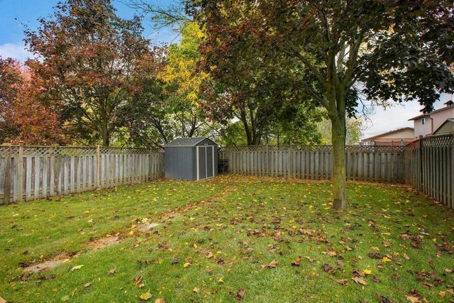 42 Annamaria Dr, House attached with 3 bedrooms, 2 bathrooms and 4 parking in Georgina ON | Image 15