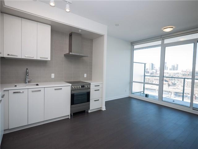S913 - 120 Bayview Ave, Condo with 1 bedrooms, 1 bathrooms and null parking in Toronto ON | Image 2