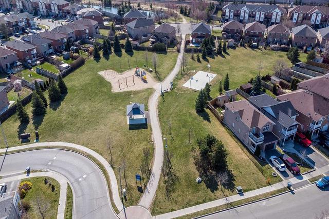 28 Secord Cres, House semidetached with 3 bedrooms, 3 bathrooms and 4 parking in Brampton ON | Image 35