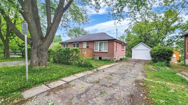 main - 1020 Brewer St, House detached with 3 bedrooms, 1 bathrooms and 2 parking in Peterborough ON | Image 1