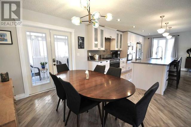 1305 5 Street Ne, House detached with 6 bedrooms, 5 bathrooms and 2 parking in Calgary AB | Image 4