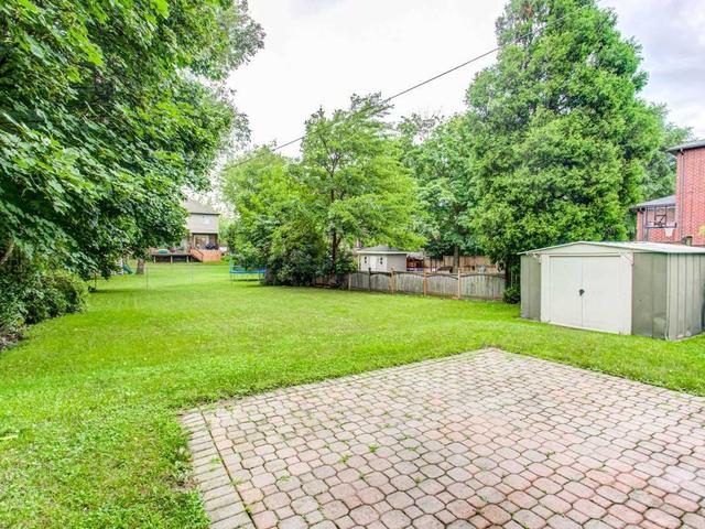 39 Lynnhaven Rd, House detached with 3 bedrooms, 2 bathrooms and 6 parking in Toronto ON | Image 19