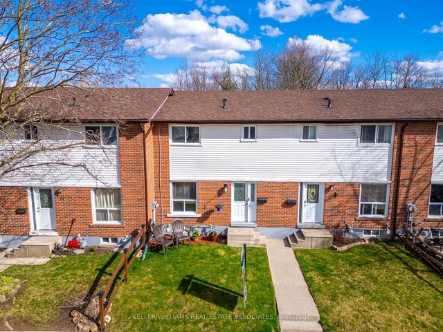 84 Kingham Rd, Townhouse with 3 bedrooms, 2 bathrooms and 1 parking in Halton Hills ON | Image 1