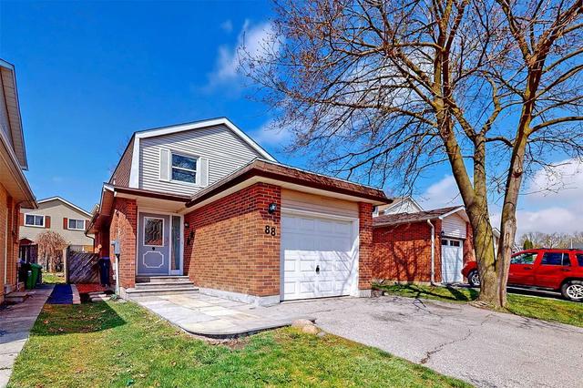 88 Nottawasaga Cres, House detached with 3 bedrooms, 2 bathrooms and 3 parking in Brampton ON | Image 1