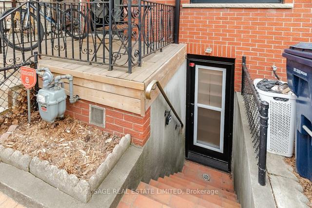 296 Ossington Ave, House semidetached with 3 bedrooms, 3 bathrooms and 0 parking in Toronto ON | Image 21