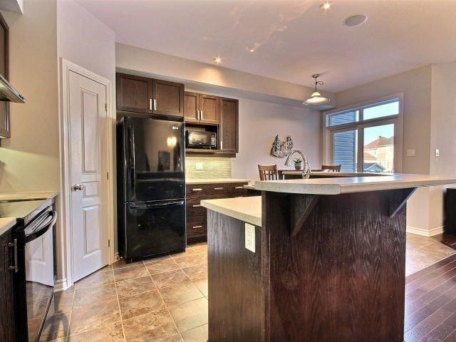 245 Kinghaven Cres, House attached with 3 bedrooms, 3 bathrooms and 3 parking in Ottawa ON | Image 6