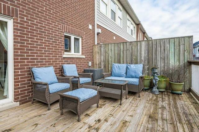 33 Compass Way, Townhouse with 3 bedrooms, 2 bathrooms and 3.5 parking in Mississauga ON | Image 19