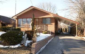 284 Adelaide Ave W, House detached with 3 bedrooms, 2 bathrooms and 4 parking in Oshawa ON | Image 1