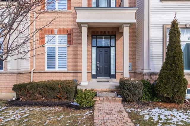 5801 Tenth Line W, House attached with 3 bedrooms, 4 bathrooms and 2 parking in Mississauga ON | Image 12