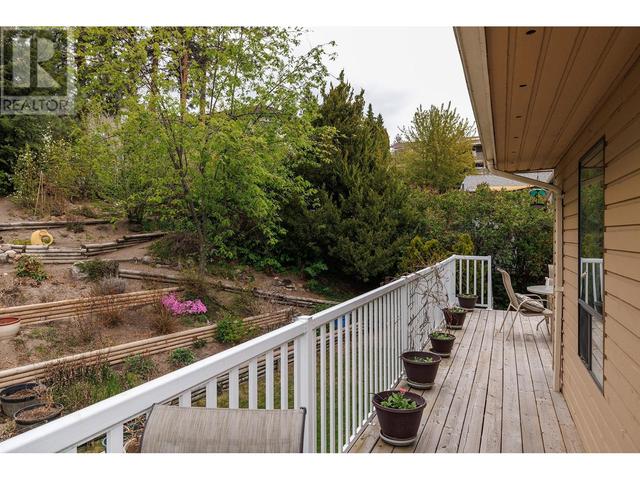 2178 Shannon Way, House detached with 3 bedrooms, 2 bathrooms and 4 parking in West Kelowna BC | Image 21