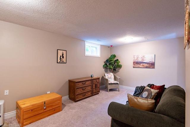 2370 Schafer Court, House detached with 3 bedrooms, 2 bathrooms and 4 parking in Sarnia ON | Image 21