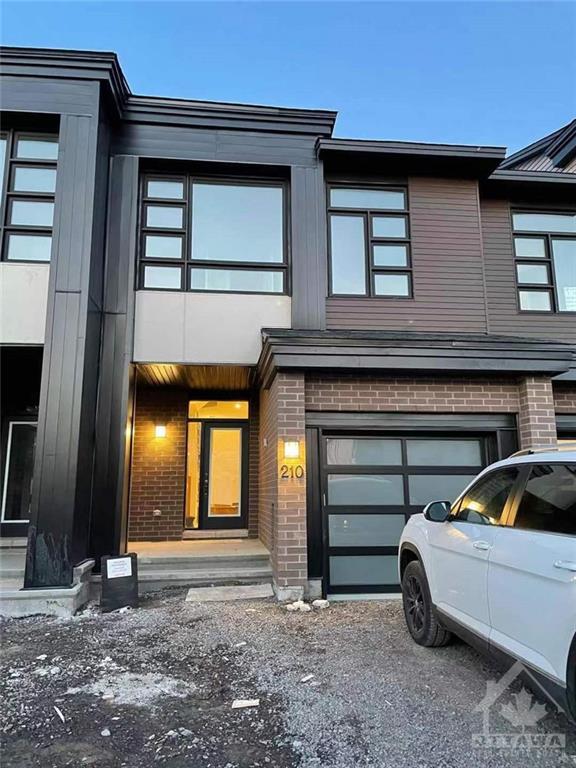 210 Big Dipper Street, Townhouse with 3 bedrooms, 3 bathrooms and 2 parking in Ottawa ON | Image 1