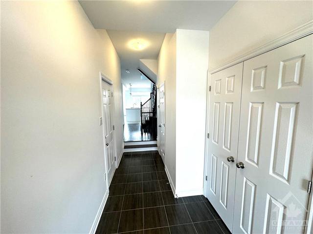 734 Cope Drive, House detached with 3 bedrooms, 3 bathrooms and 6 parking in Ottawa ON | Image 2