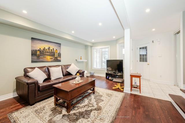 5386 Bullrush Dr, House semidetached with 3 bedrooms, 3 bathrooms and 4 parking in Mississauga ON | Image 35