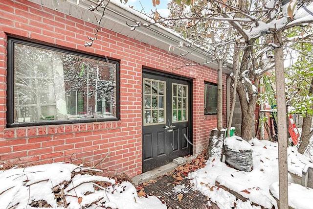 16 Lakeview Ave, House semidetached with 3 bedrooms, 3 bathrooms and 3 parking in Toronto ON | Image 28