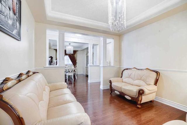 27 Brucefield Crt, House detached with 5 bedrooms, 6 bathrooms and 6 parking in Whitchurch Stouffville ON | Image 3