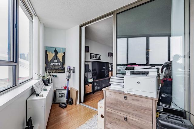 2403 - 270 Queens Quay W, Condo with 1 bedrooms, 1 bathrooms and 1 parking in Toronto ON | Image 8